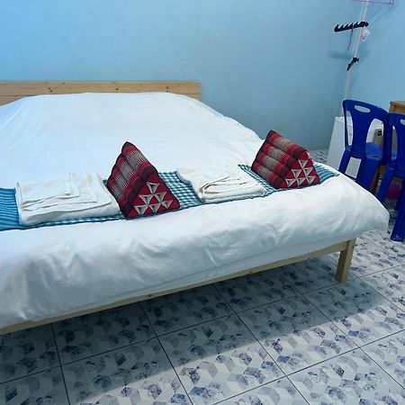 Noot'S Guesthouse Kanchanaburi Extérieur photo