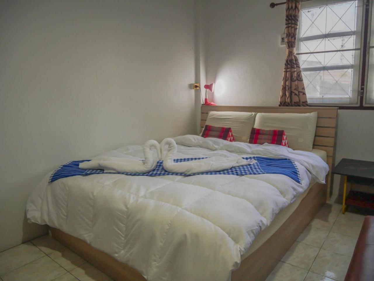 Noot'S Guesthouse Kanchanaburi Extérieur photo