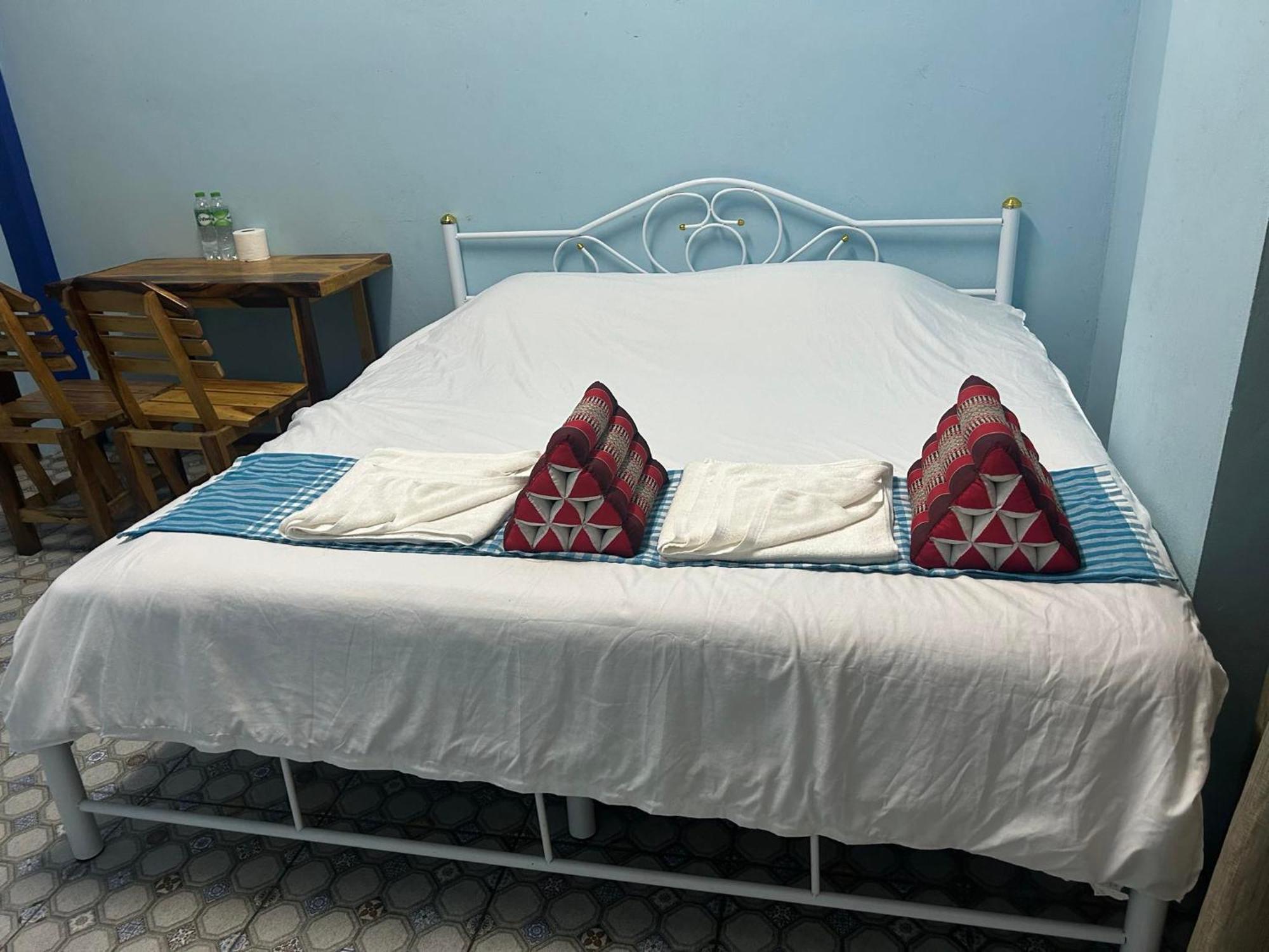 Noot'S Guesthouse Kanchanaburi Extérieur photo