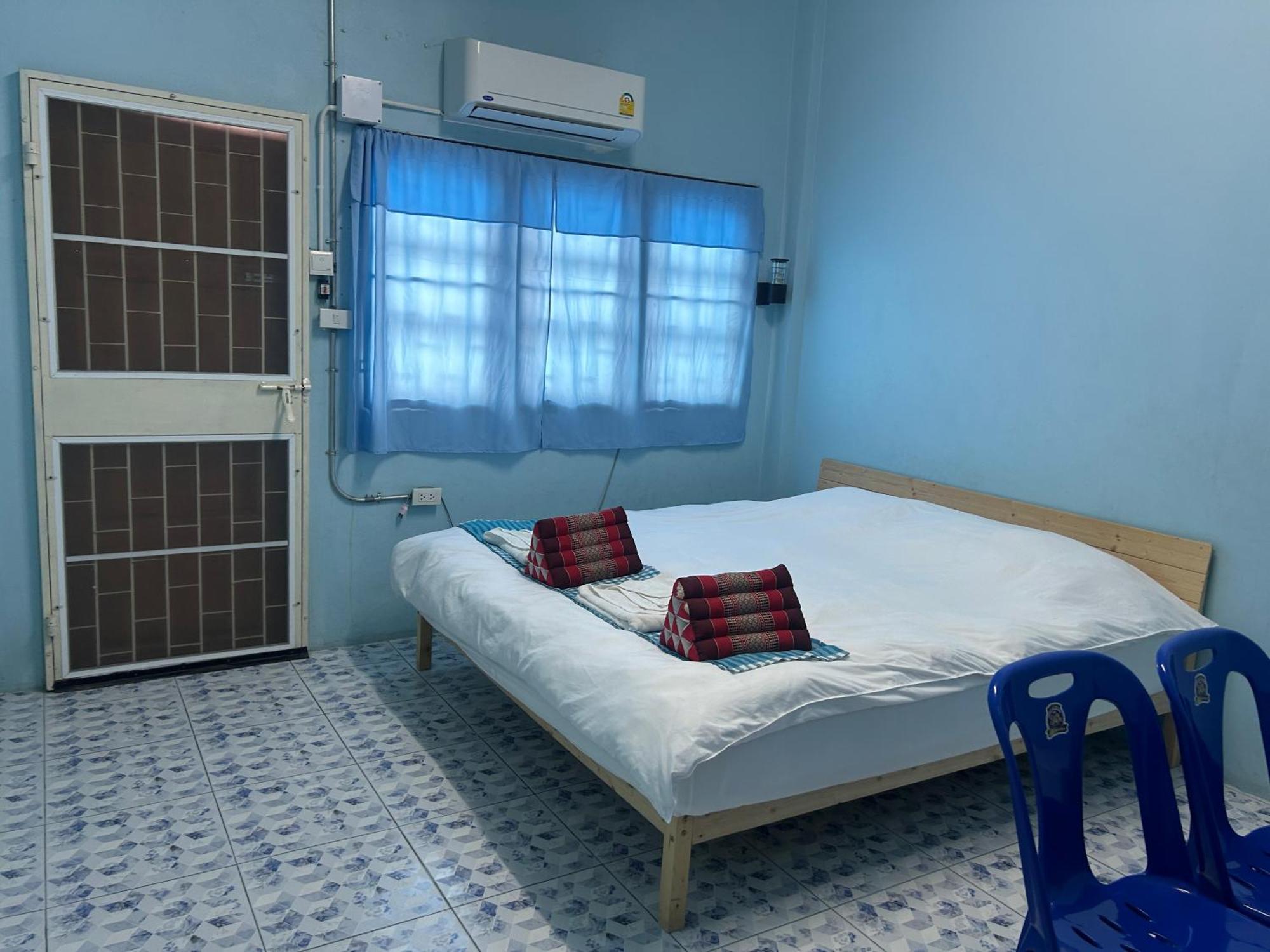 Noot'S Guesthouse Kanchanaburi Extérieur photo